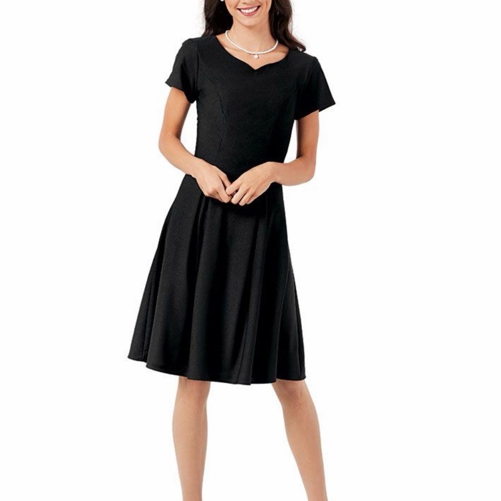 Elegant Black Short Sleeve Dress